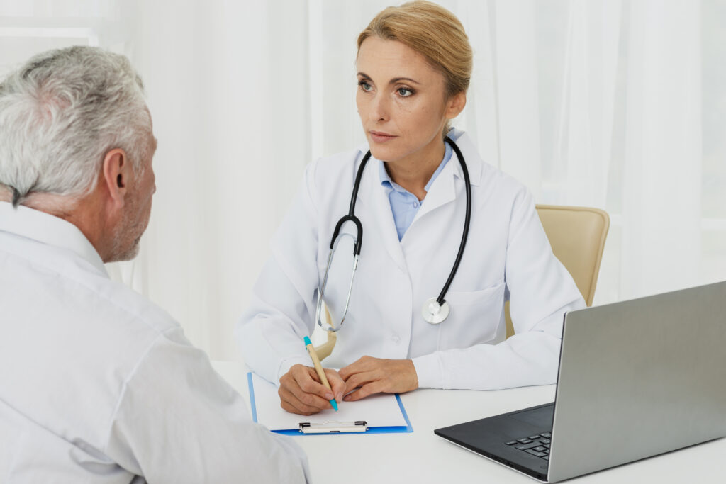 Atención médica adulto mayor en Tongoy